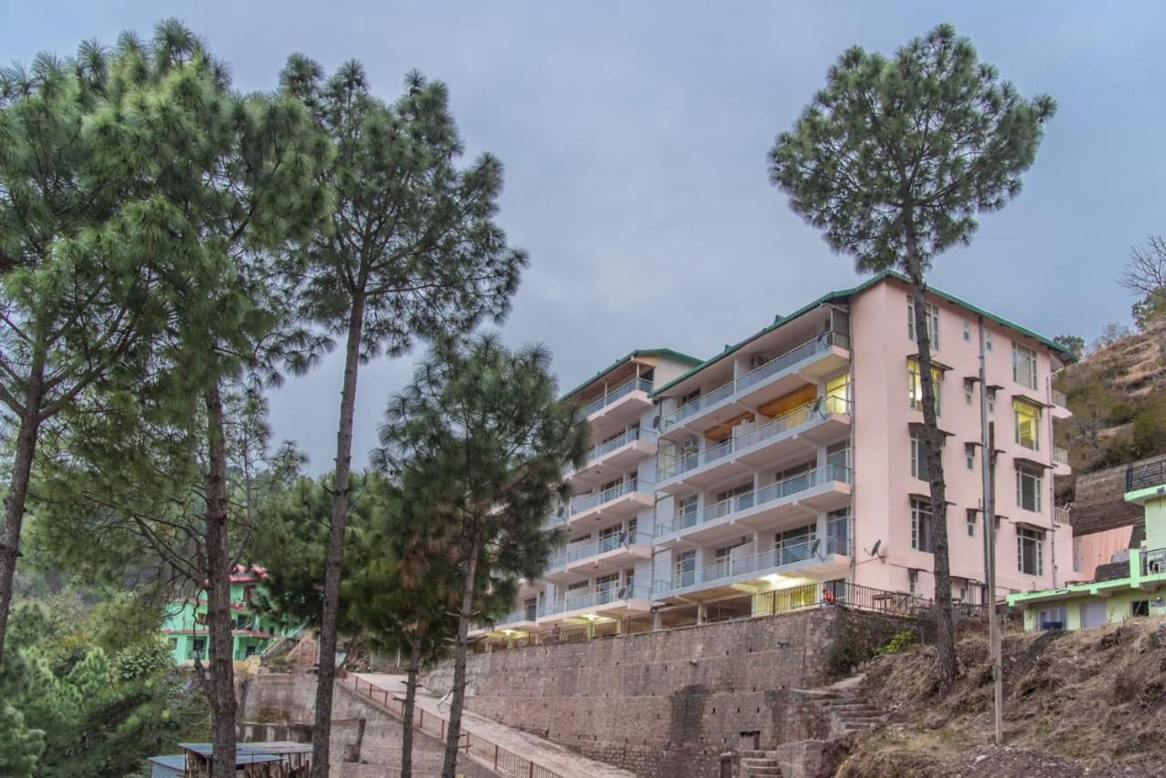 The Western Heights: Peaceful Family With Private Balconies Apartment *