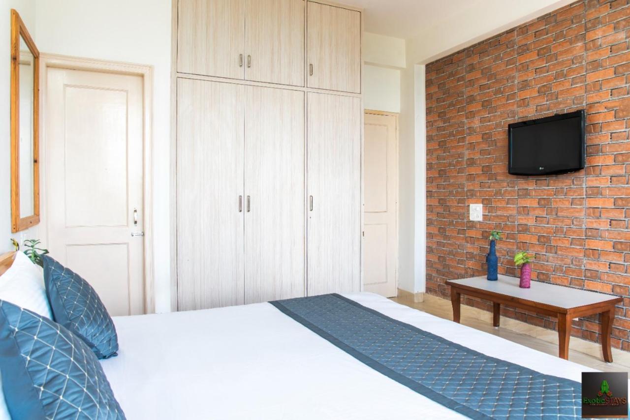 The Western Heights: Peaceful Family With Private Balconies Apartment Kasauli