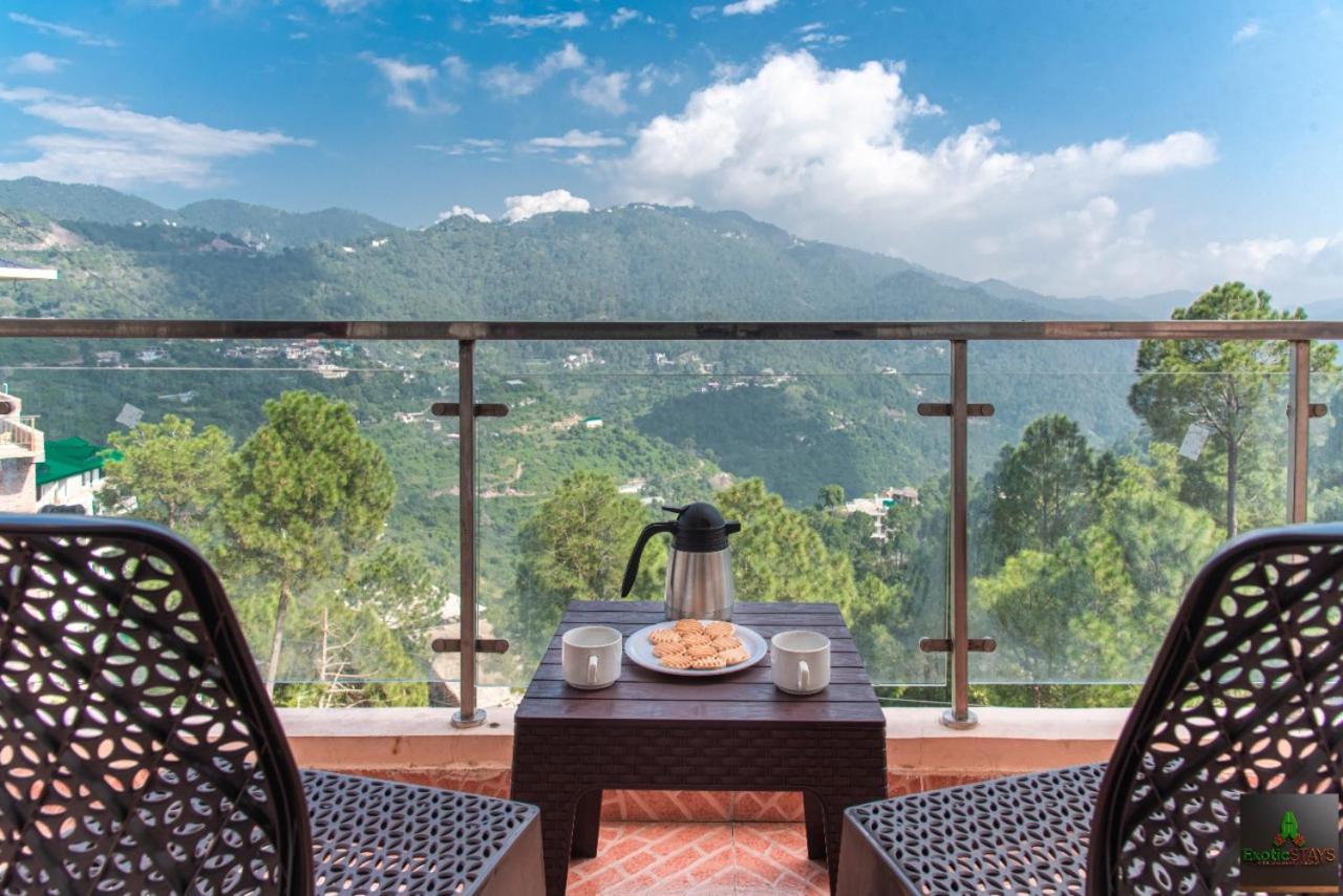 The Western Heights: Peaceful Family With Private Balconies