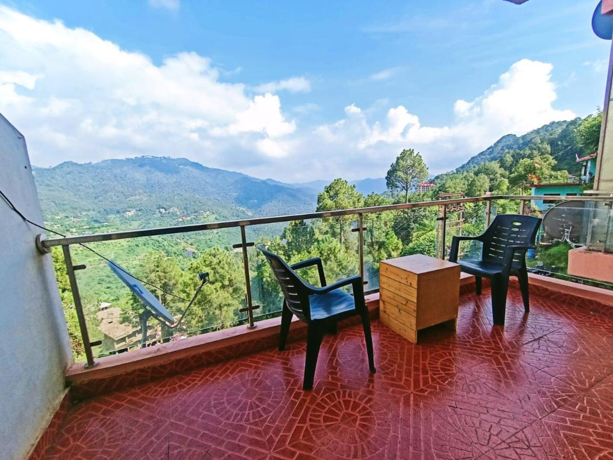 Apartment The Western Heights: Peaceful Family With Private Balconies