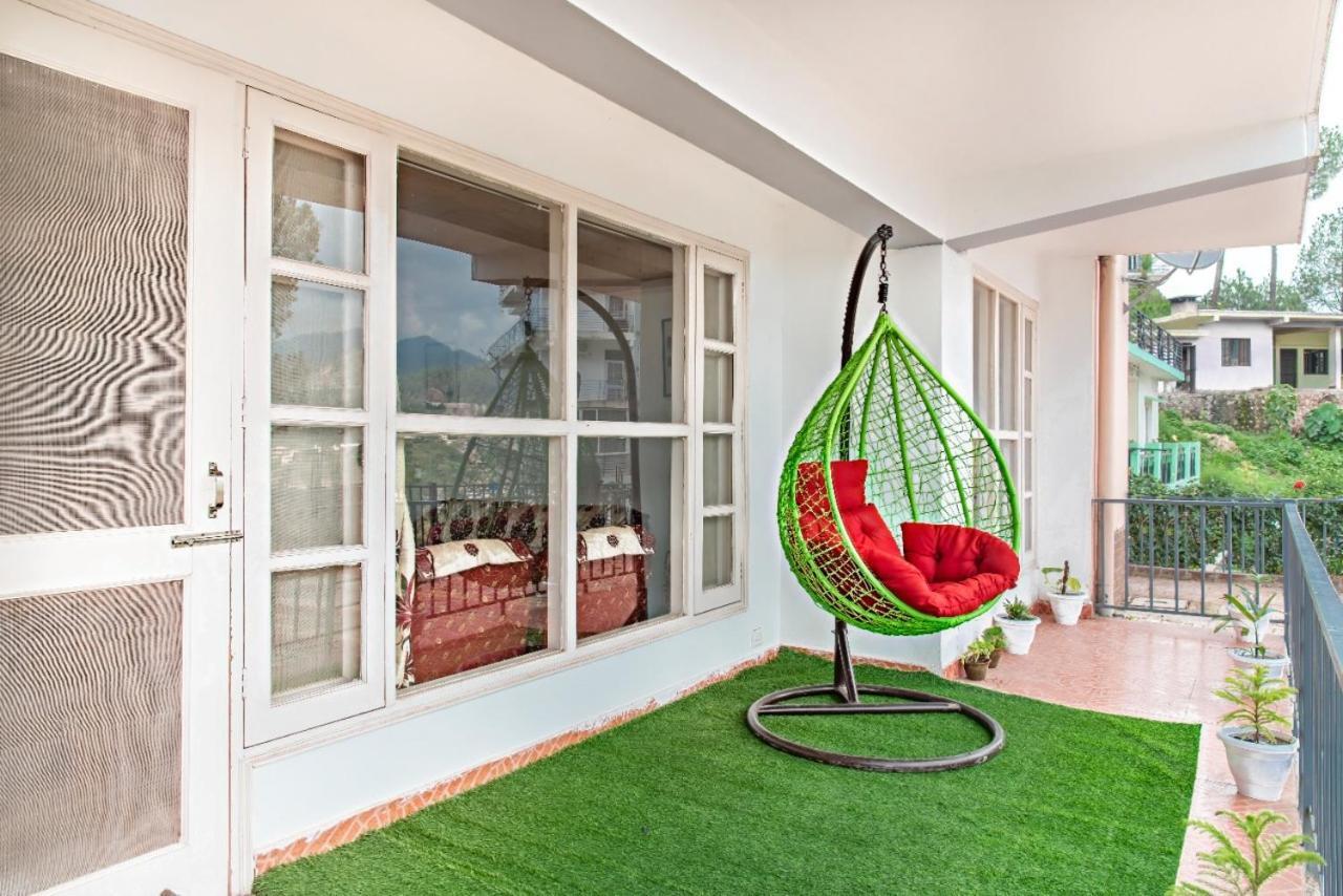 The Western Heights: Peaceful Family With Private Balconies *