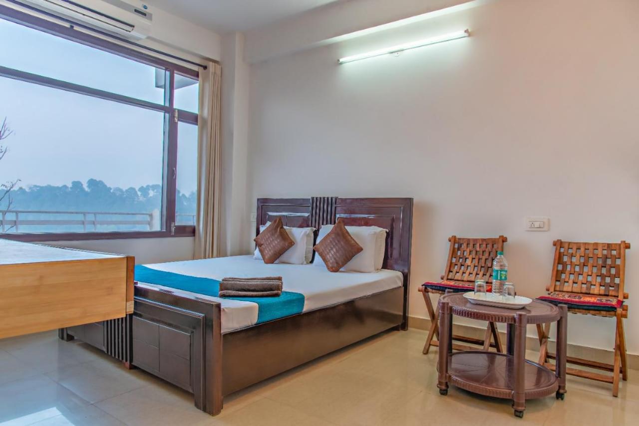 The Western Heights: Peaceful Family With Private Balconies * Kasauli