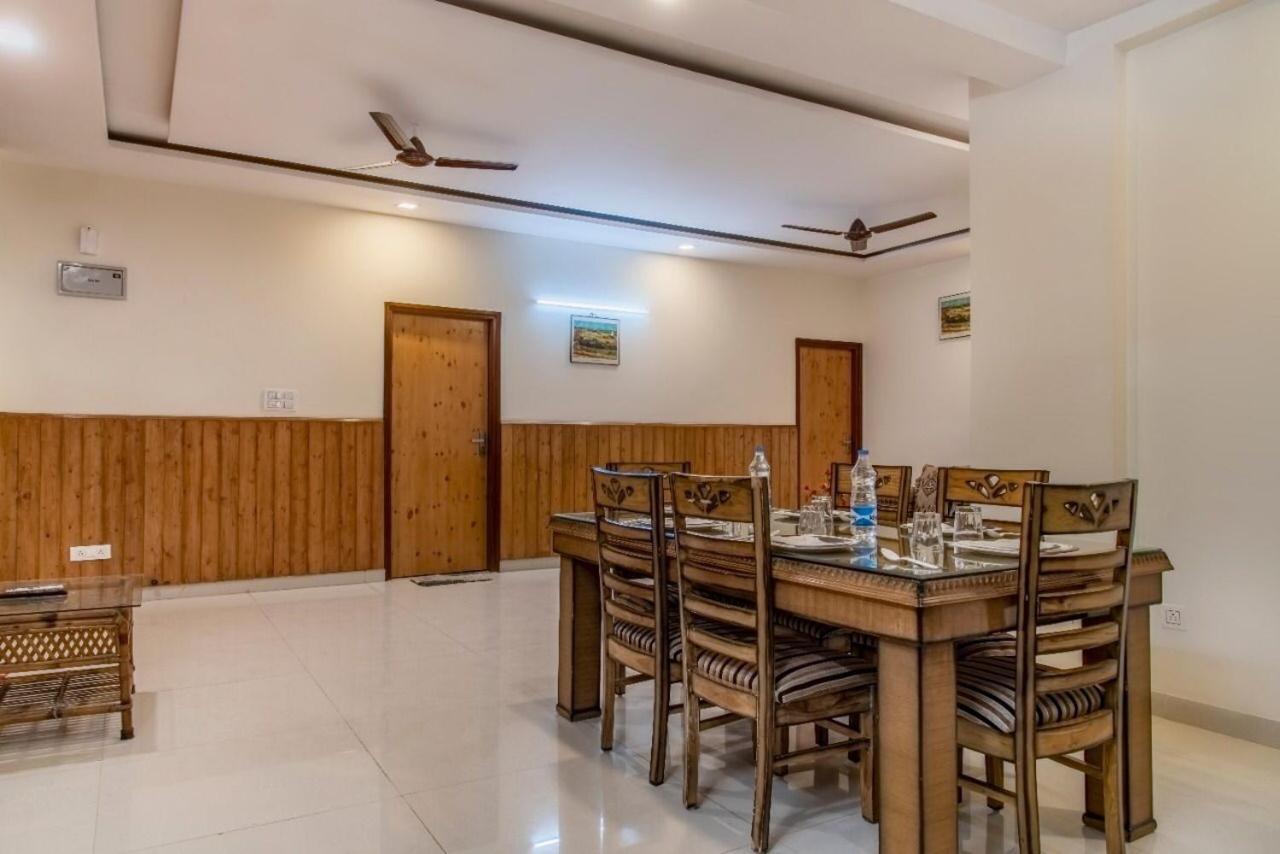 The Western Heights: Peaceful Family With Private Balconies Kasauli
