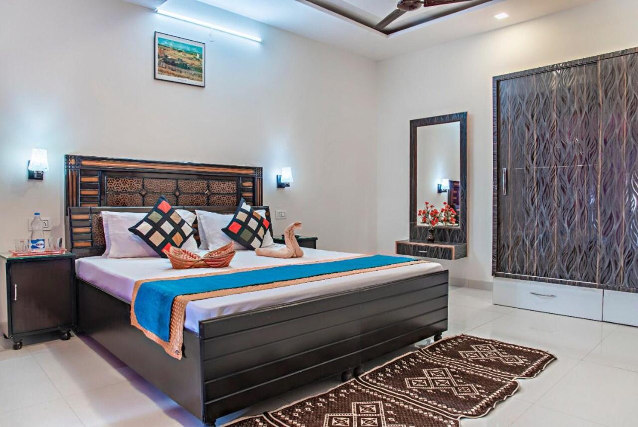 The Western Heights: Peaceful Family With Private Balconies Apartment Kasauli